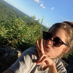 Meet your Posher, Melissa